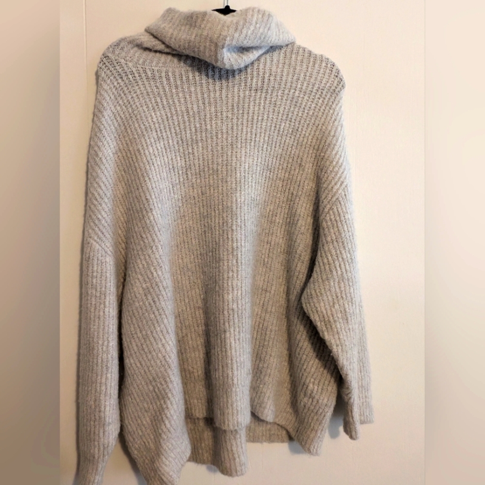Oversized Grey knit turtleneck Zara sweater sized small